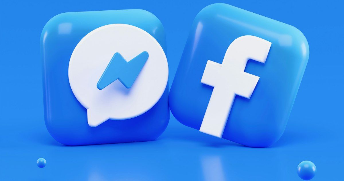 Ikon Messenger dan Facebook berwarna biru dalam bentuk tiga dimensi